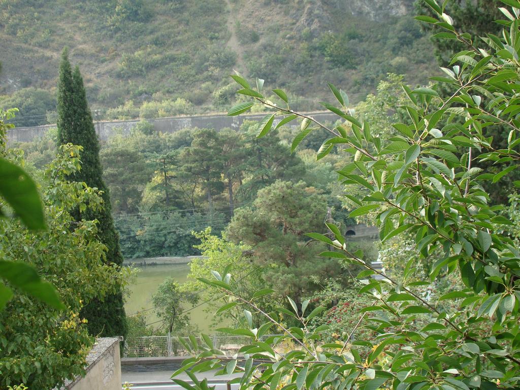 Guest House Ucha Mtsʼkhetʼa Extérieur photo